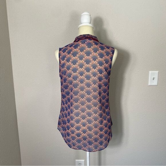 Cabi Burgundy & Blue Sleeveless Sheer Fan Blouse Women's Size Small - Picture 16 of 16
